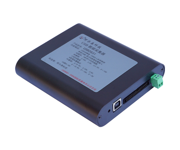 USB3126   250KS/s 12位 16路模擬量輸入；帶DA、DIO功能
